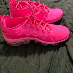 Vibrant Pink Nike Vapor Max
